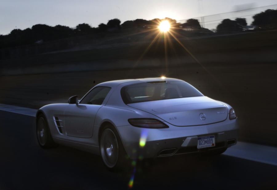  Mercedes-Benz SLS AMG 2010 года  (фото 115 из 526)